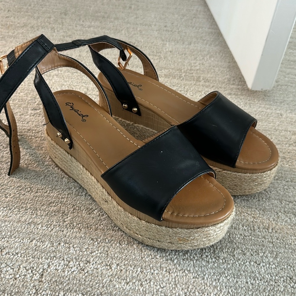 Qupid Black Leather Wedges